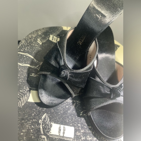 π€ Daniel Green π€ Chic Black Satin Luxury Peep Toe Heel Mule Slide Boudoir 8 AA - Picture 3 of 8